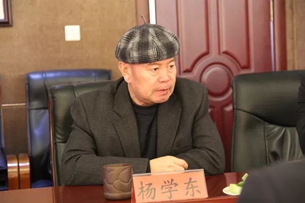 泰山国泰董事长杨学东一汽解放发动机事业部营销三部部长徐志国泰集团