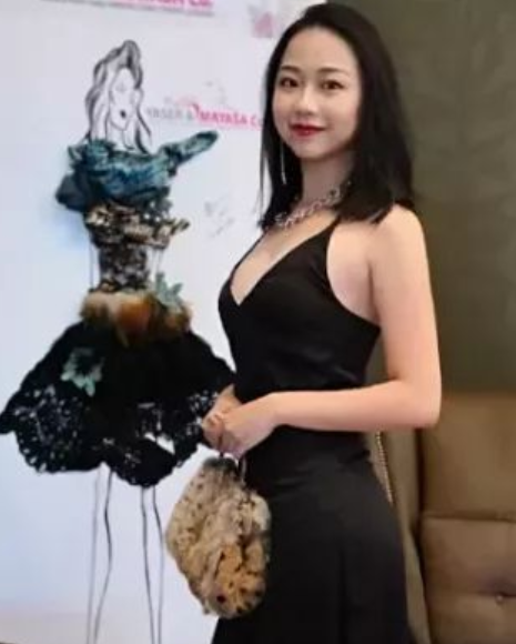 不知道大家还记得扮演凌美雪的黄安仪吗?