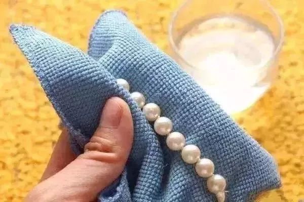 装饰品怎么清洁 616254016982482db66c7ad630201eee.jpeg