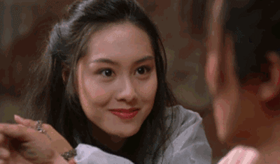 紫霞眨眼的那一刹那,美目盼兮,巧笑倩兮
