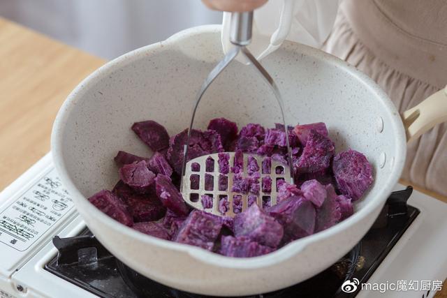养生小零食 补气血 8c214fc6b36c4b1dbd4b47942f3e47d8.jpeg