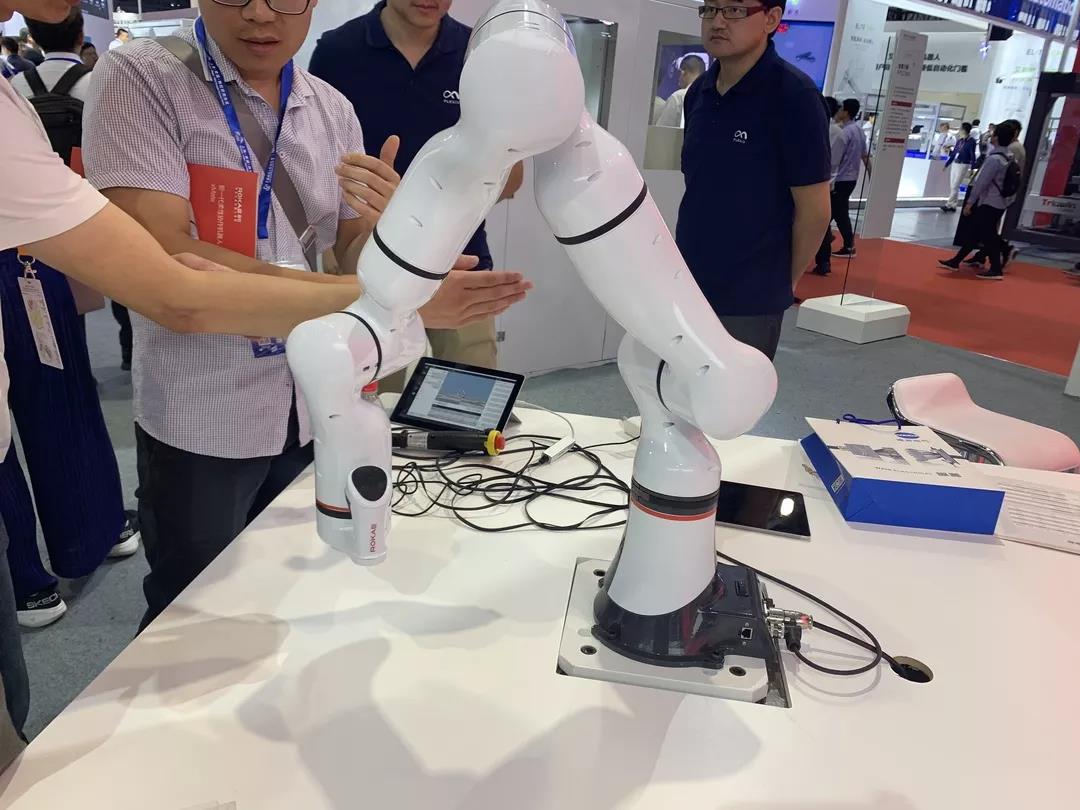 珞石机器人携柔性机器人xmate新品及众多自动化解决方案亮相工博会