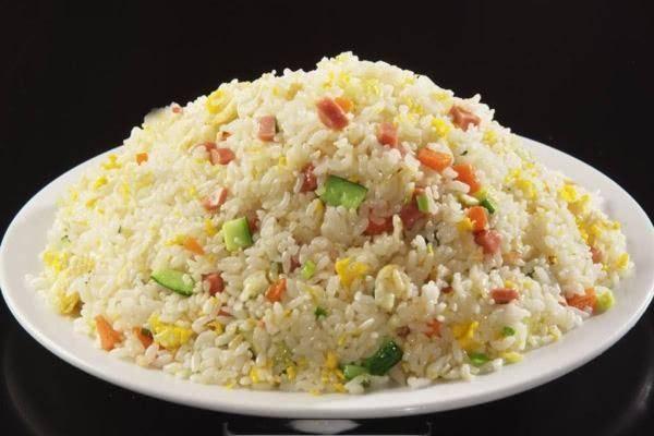 米饭加鸡蛋和火腿肠怎么炒才好吃 9c8f5843b17846488a886734fdc4fa8f.jpeg