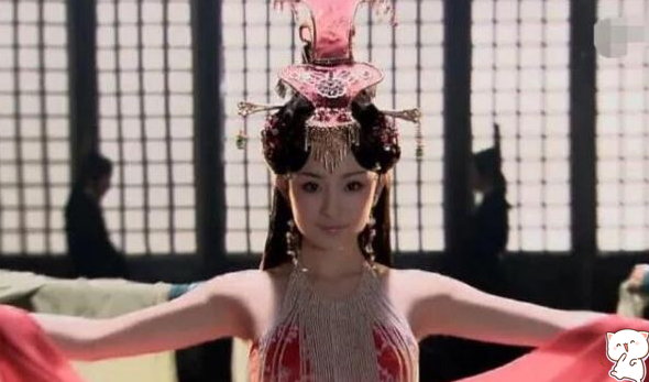 杨幂被称真人版"苏妲己",看到她19岁的舞姬照,这也太媚了!