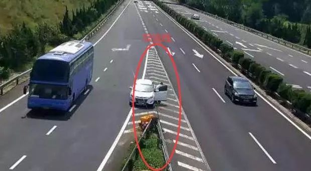 【涨姿势】跑高速要牢记公路标线_车道