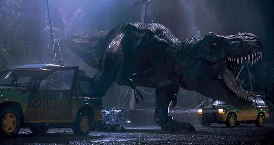 主播沉迷《侏罗纪世界进化》拍片模特个个狂野十足_恐龙