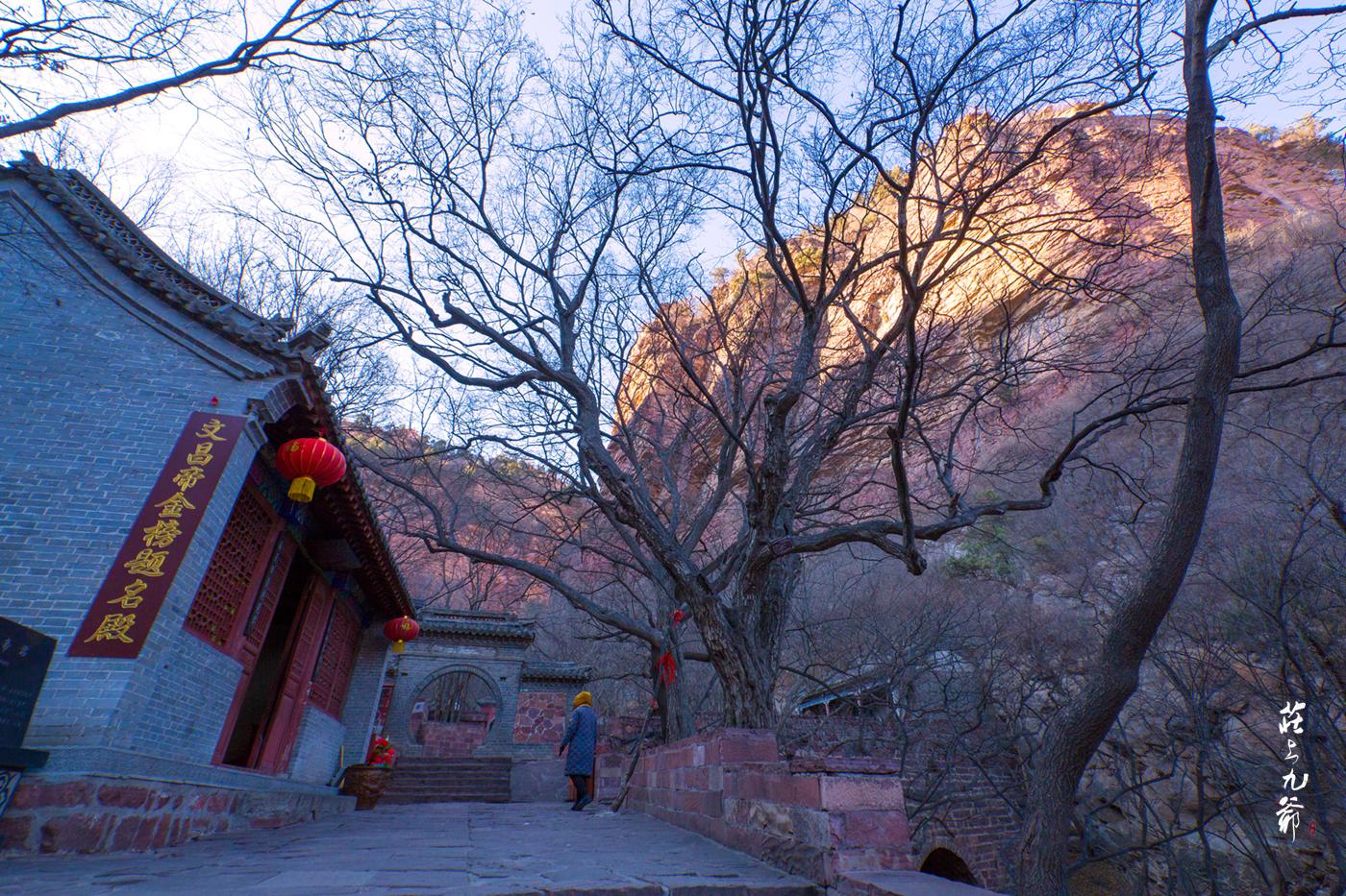 皇家公主骑虎登山 千古传奇 留下了中国三大悬空寺之一