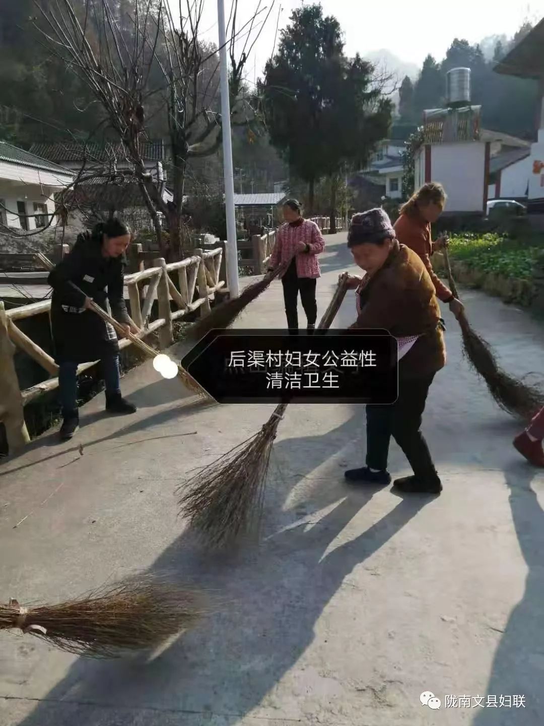 扫除贫困人口_贫困山区的孩子图片