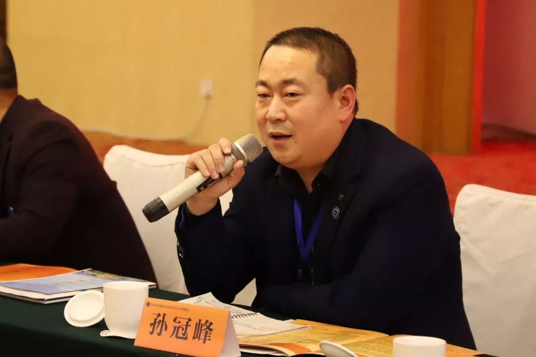 商会秘书长杨利强,常务副会长司双林,商会常务副会长解艳生,商会常务