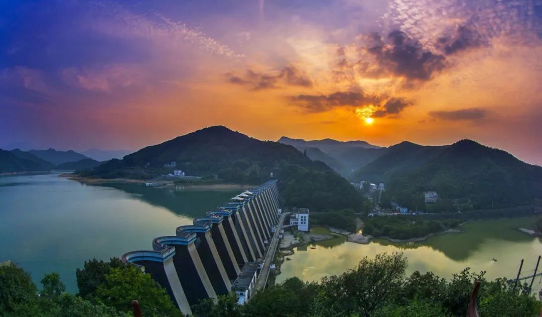 六安的中国第一新中国第一坝霍山县佛子岭水库大坝