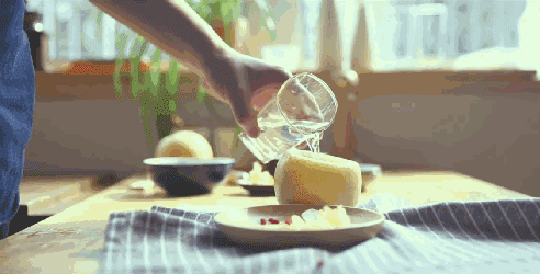 28d04762d67f43e38f739dd0b0ba9e77.gif