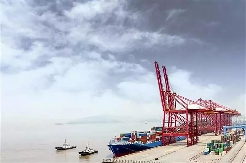 世界集装箱港口排名_港口集装箱图片(3)