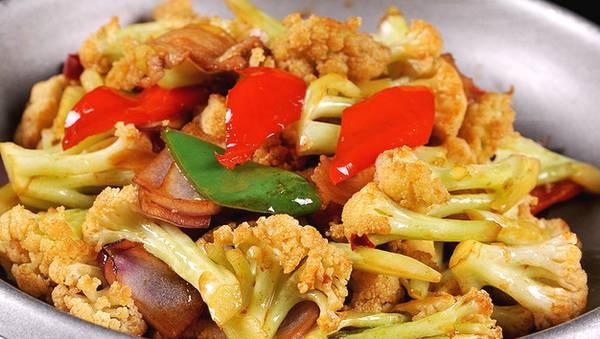 干锅花菜需要的配料 907303784d8b49f5a10ef0cde42993a8.jpeg