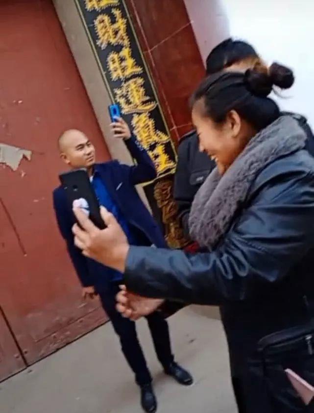 大衣哥家最近的视频 aabcbee6819344c58bc666a7de408989.jpeg