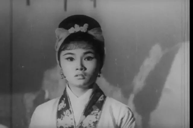 倒追男方、未婚先孕!74岁老戏骨爱足半世纪!