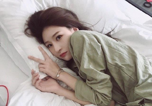 温婉素颜视频 b47c6bbfe1fa4b52997bb92df95465d4.jpeg