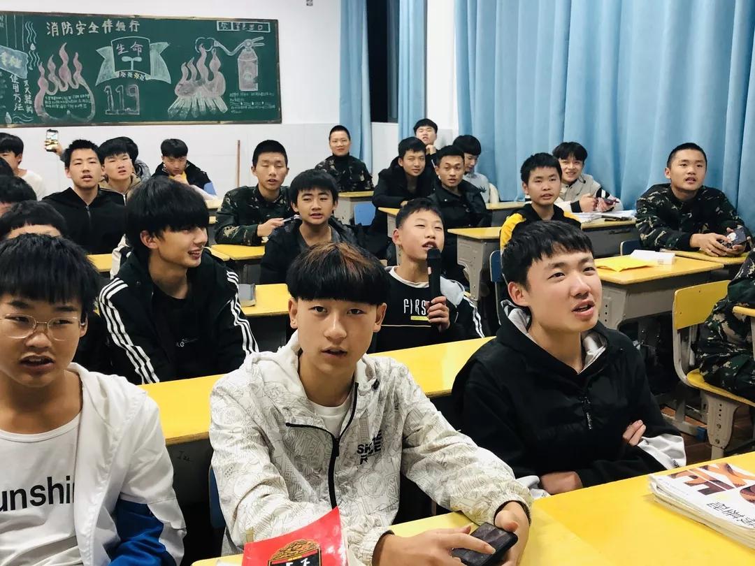 湖南湘江工贸学校师者身边的典范