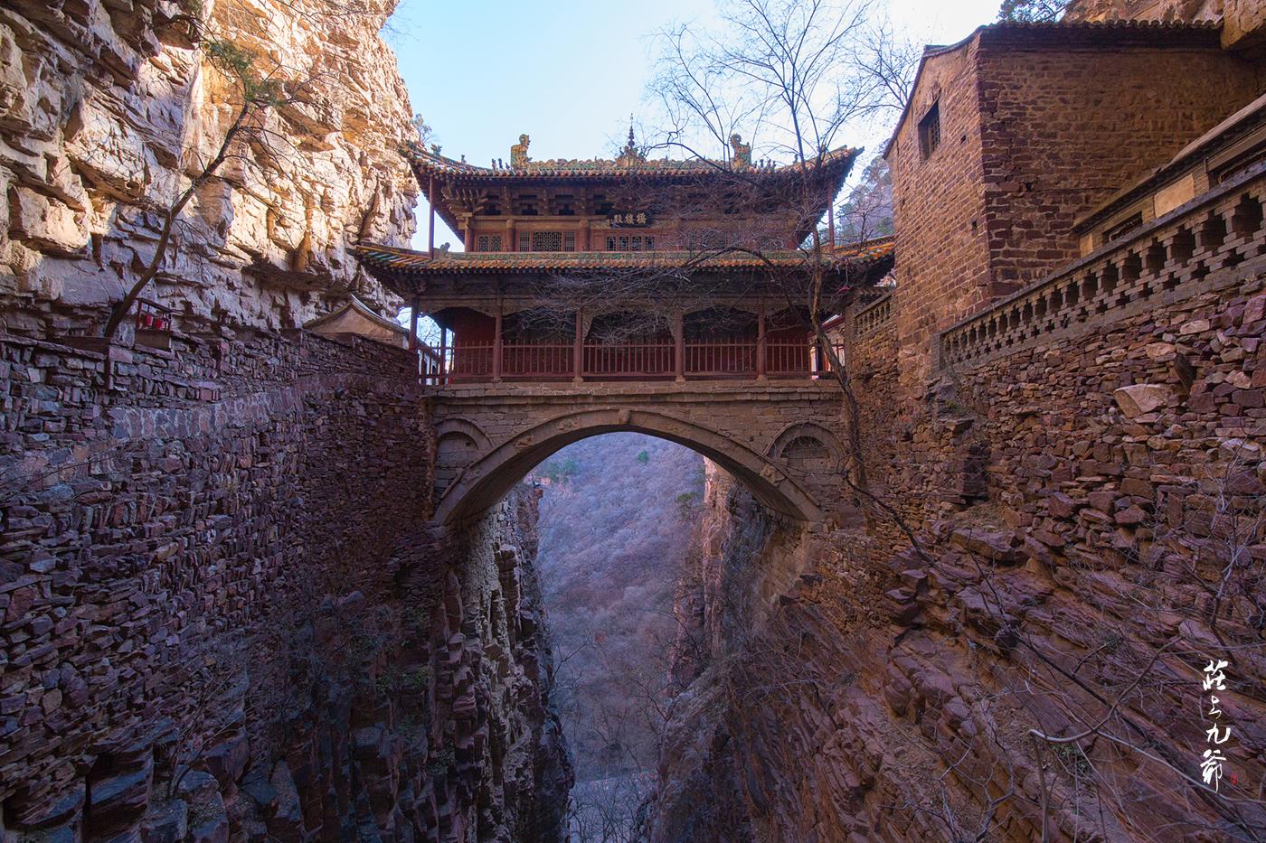 皇家公主骑虎登山 千古传奇 留下了中国三大悬空寺之一