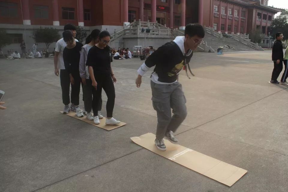 团建小游戏 猜成语_看图猜成语(2)