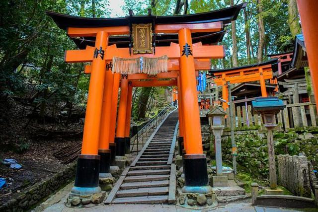 日本寺庙挖出古代铜镜,铜镜来源不忍直视,学者:都是游客惹的祸