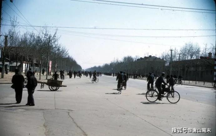 老照片再现70年代大地震之前的唐山,一切看起来都那么