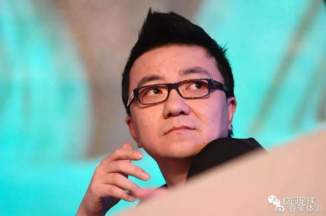 董路反驳白岩松中国足球上不去和球场无关最美的球是孩子踢的