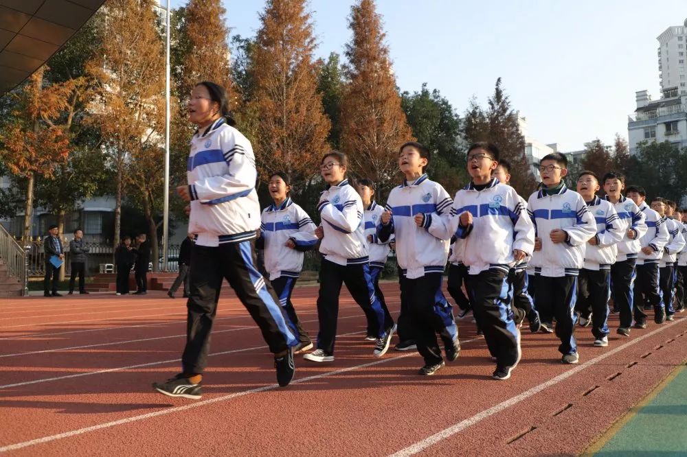 阳光奔跑青春闪耀瓯北五中2019学年第一学期跑操比赛