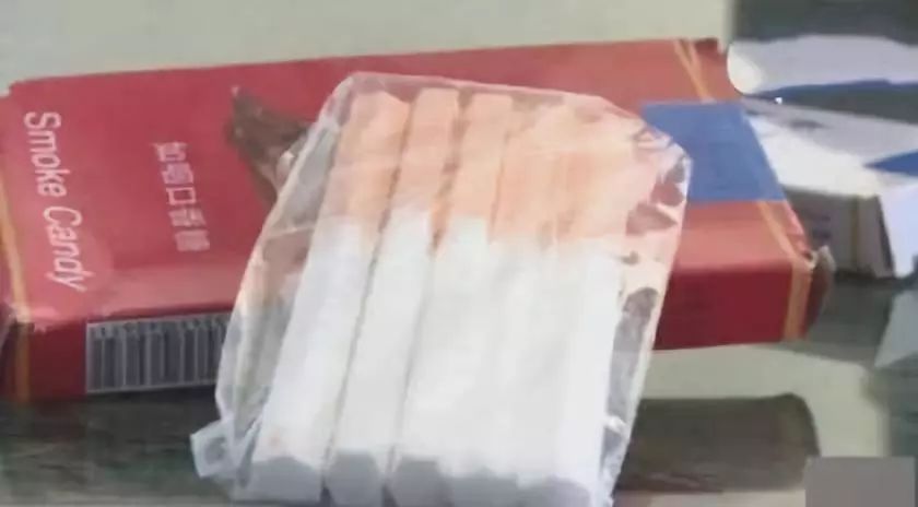 #沸腾#中小学生流行吸食“白粉”零食？似毒非毒，真是“有毒” | 沸话
