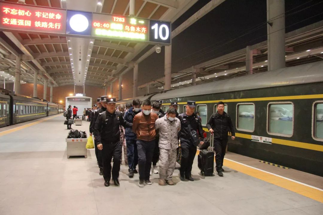 新疆警方抓获套路贷犯罪团伙人员108人,冻结资金3400余万!_奎屯市