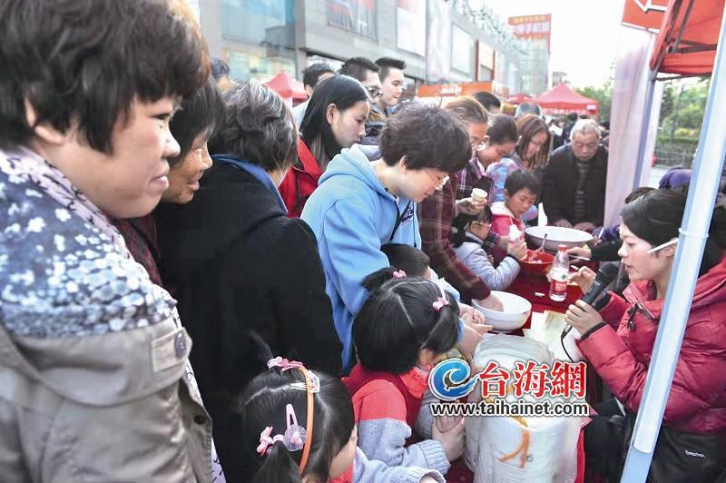 成都仁品耳鼻喉医院赶趣味年集 2020新春美食“年