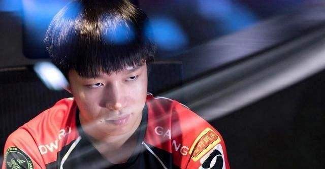 王 明直播 1c245b93b8c646148a89fe2fb48a15c8.jpeg