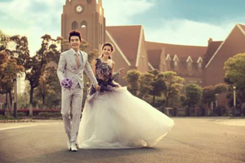 台州婚纱摄影_台州新娘婚纱门图片
