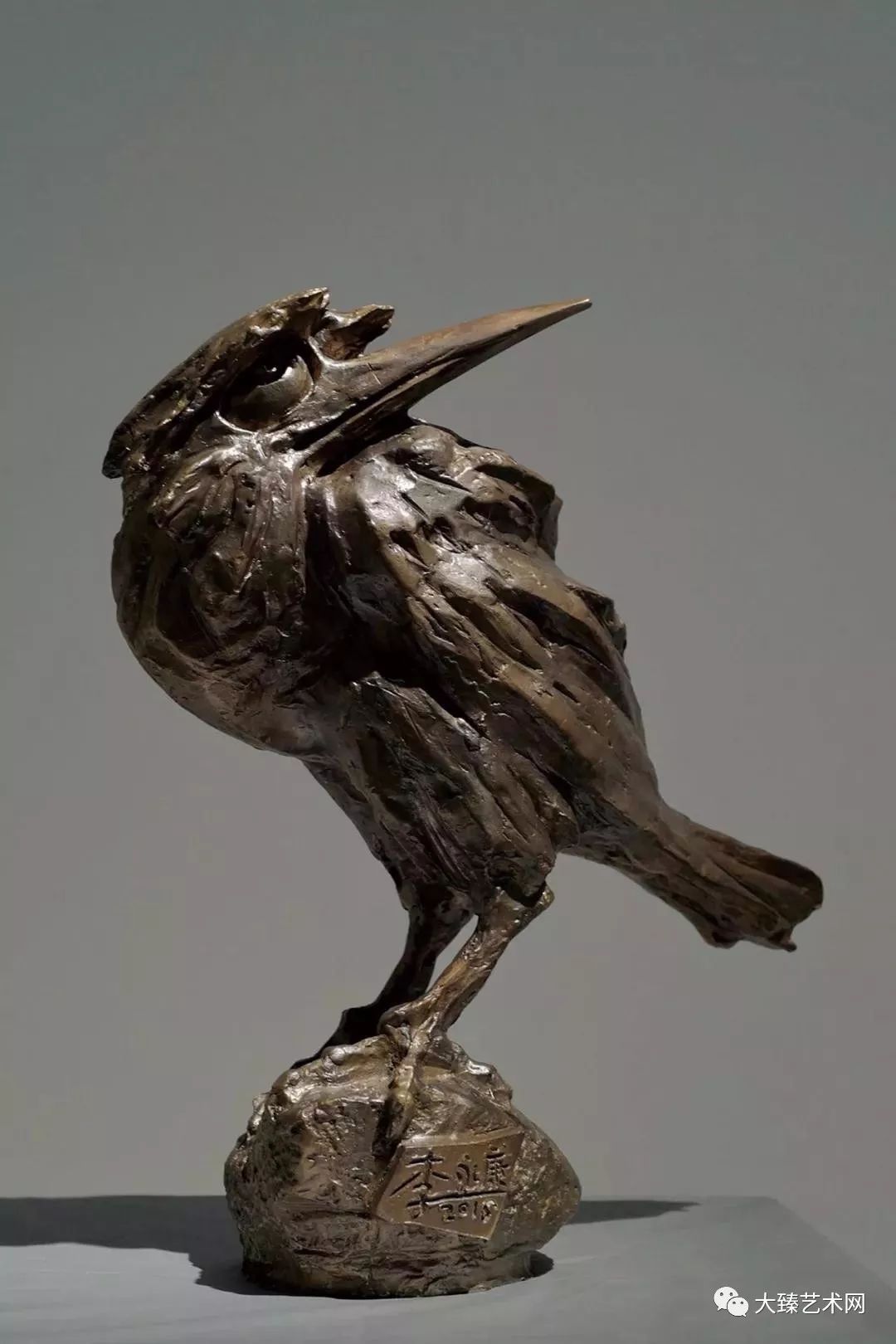 艺术家李永康他在国内雕塑界有学者型雕塑家美誉