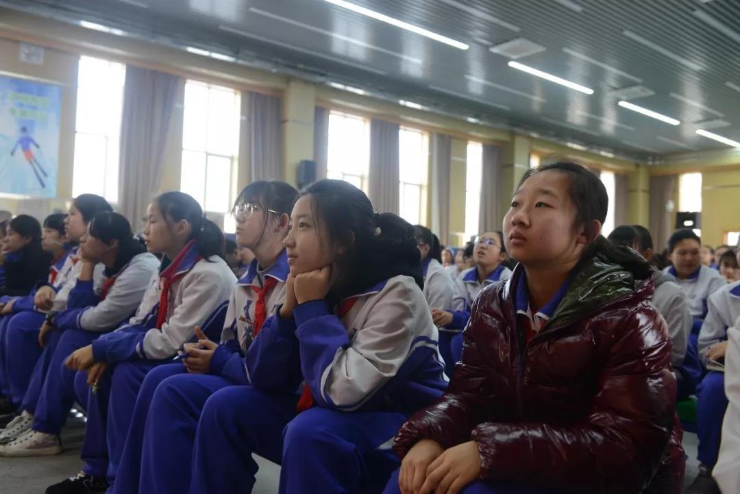 莲石湖分校首届读书节“作家进校园”活动开启