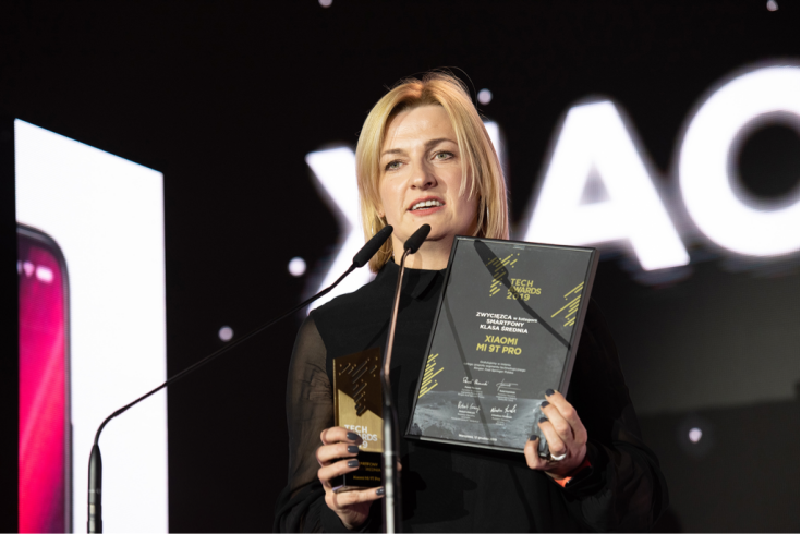 小米：1999元时代来了，跟“股票下跌”说再见