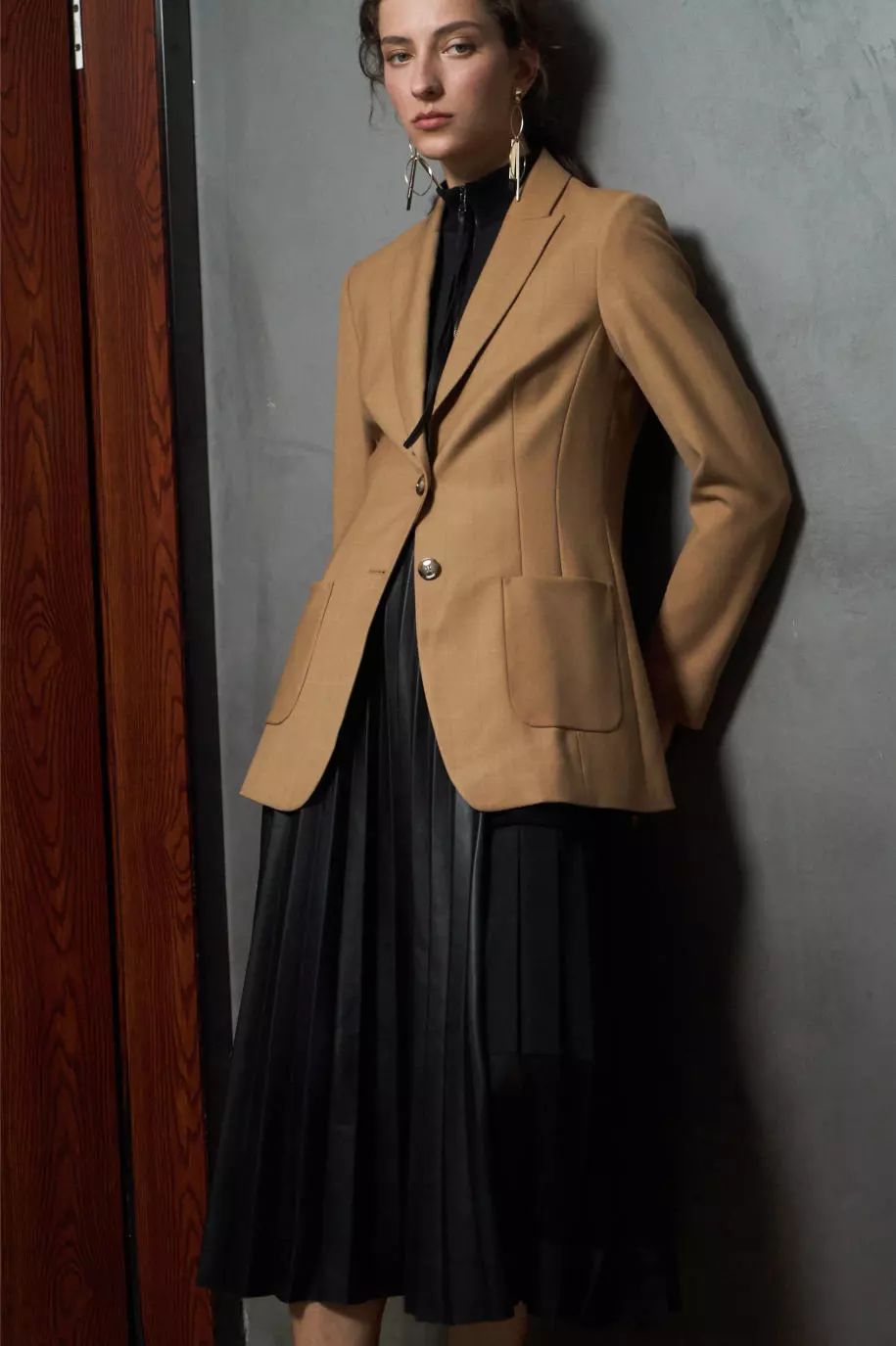 黑连衣裙  dorothee schumacherh0213f46303-99  棕色西装 marccainh