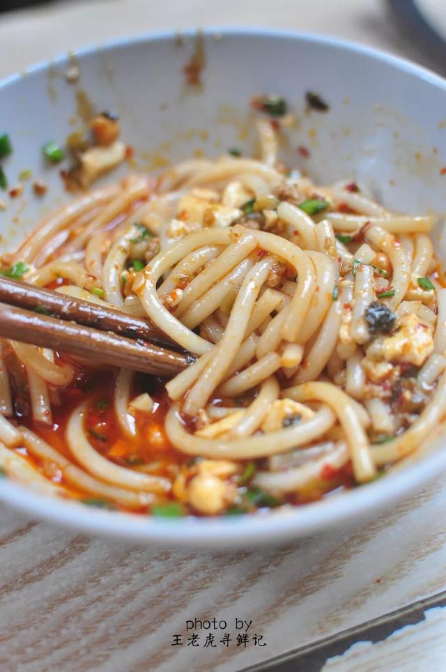 王米线是什么 f8f3464cdbc846f1b22c6694ceff2102.jpeg