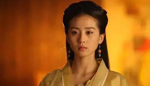 杨过后人黄衫女,轻松击败周芷若,她的武功能否