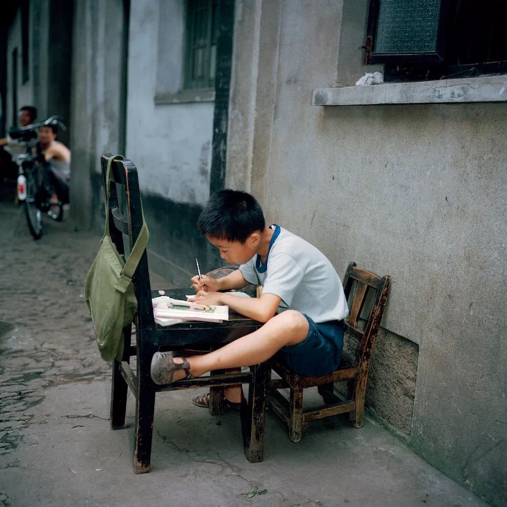 这些旧照片里有80年代小朋友最纯真的回忆