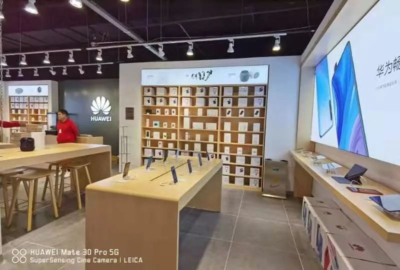 亿信通联通华为强势回归大卖场华为手机体验店带来全新福利