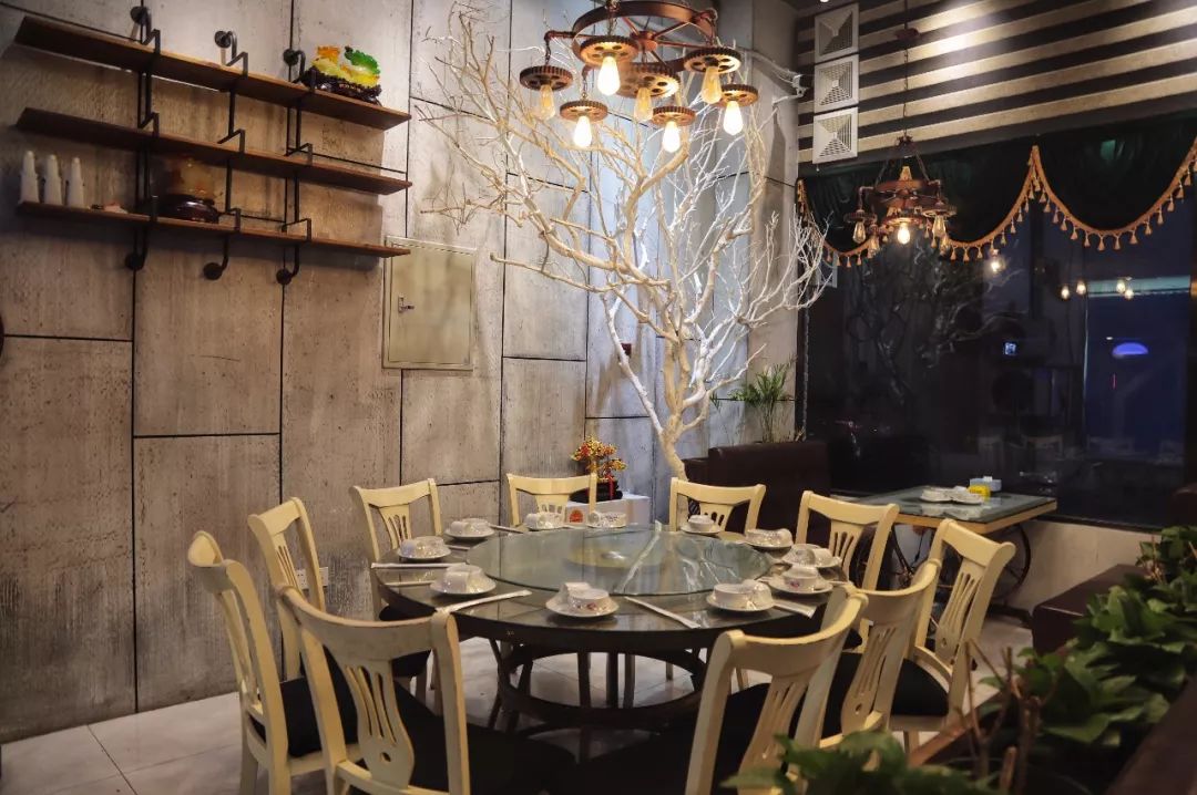 牛蛙|满屏都是腿！腿！腿！人均15+！这家15年的正宗四川干锅牛蛙吃到撑！蛙肉Q嫩弹牙