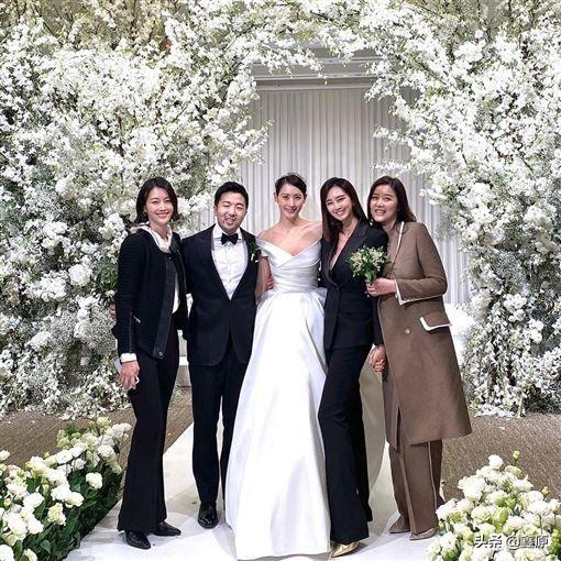 韩国女星金秀贤结婚了!婚纱照曝光,发文称:谢谢让我梦想成真