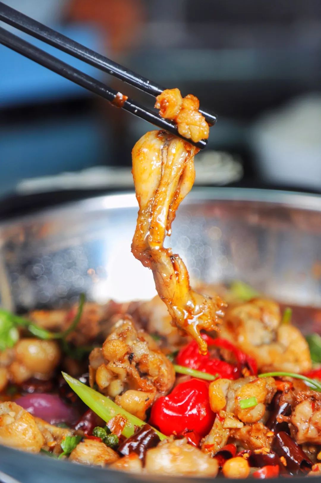 牛蛙|满屏都是腿！腿！腿！人均15+！这家15年的正宗四川干锅牛蛙吃到撑！蛙肉Q嫩弹牙