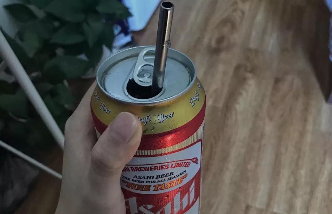 用吸管喝啤酒是你成为专业酒徒的第一步