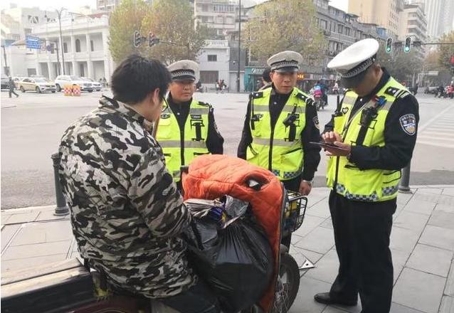 严查武汉人口_武汉地铁出人口图片