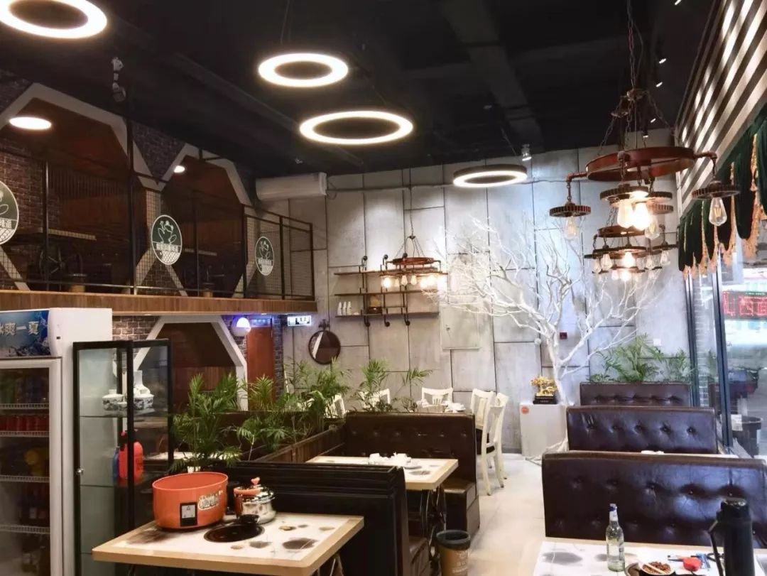 牛蛙|满屏都是腿！腿！腿！人均15+！这家15年的正宗四川干锅牛蛙吃到撑！蛙肉Q嫩弹牙