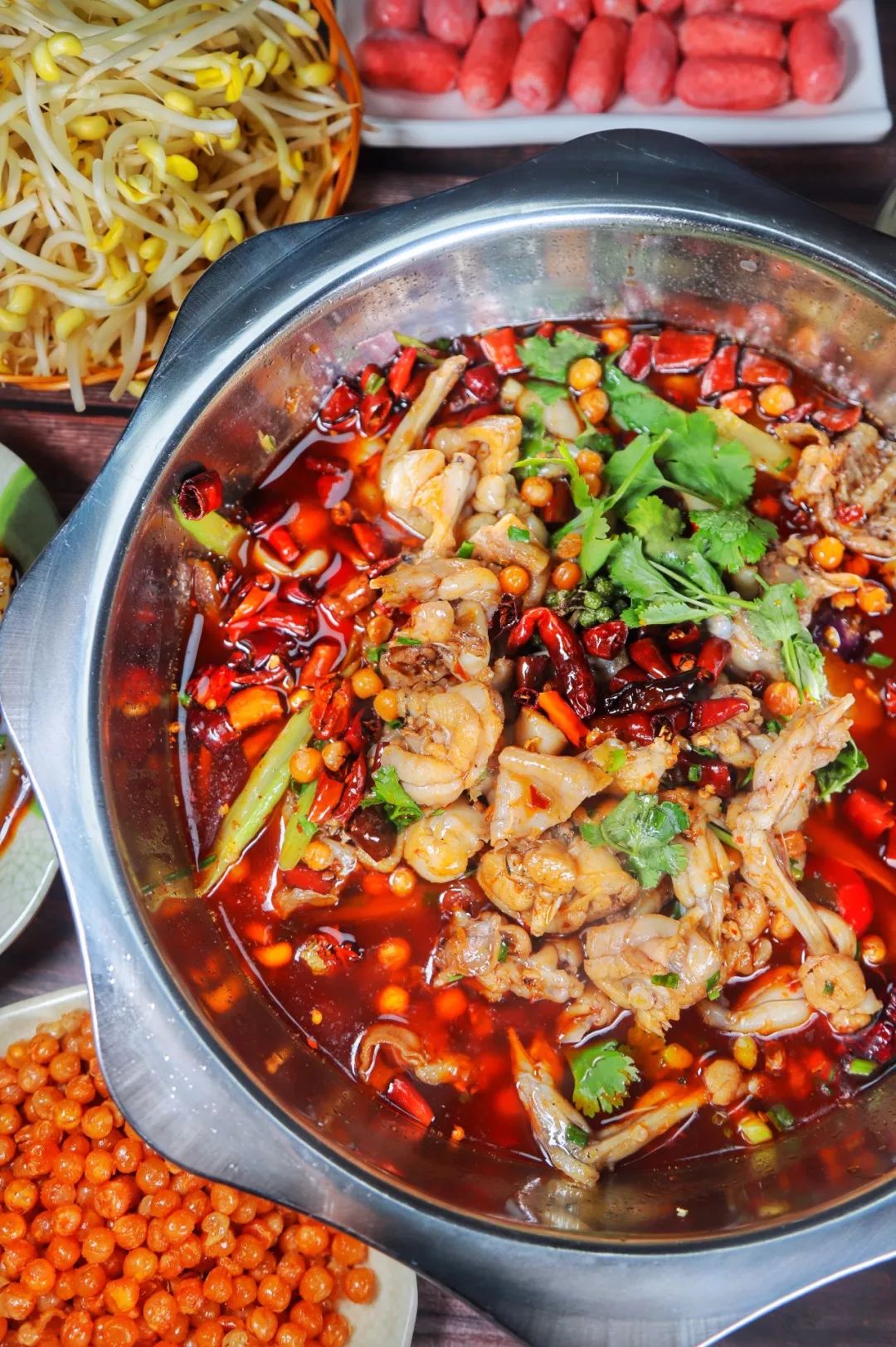 牛蛙|满屏都是腿！腿！腿！人均15+！这家15年的正宗四川干锅牛蛙吃到撑！蛙肉Q嫩弹牙