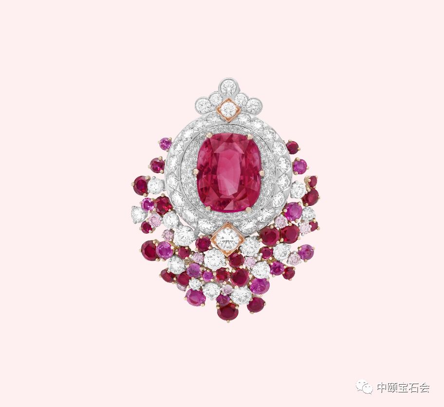 梵克雅宝「treasure of rubies」,将红宝石瑰丽风姿盛放于世