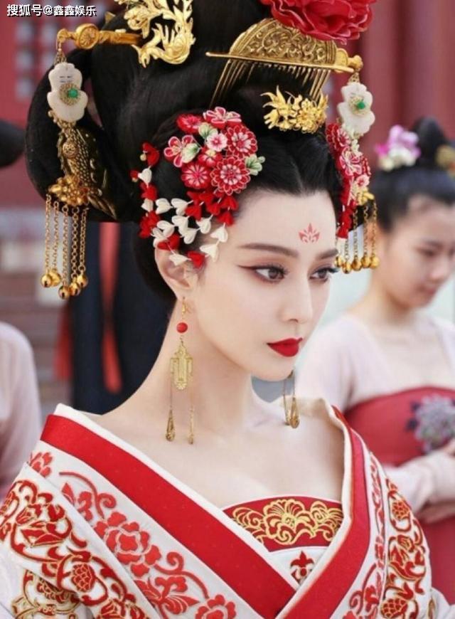 这12位女明星,穿起古装衣服来真的是不弱于古代的美女