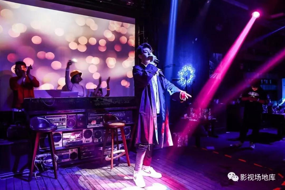 三里屯酒吧人均消费_北京三里屯酒吧美女